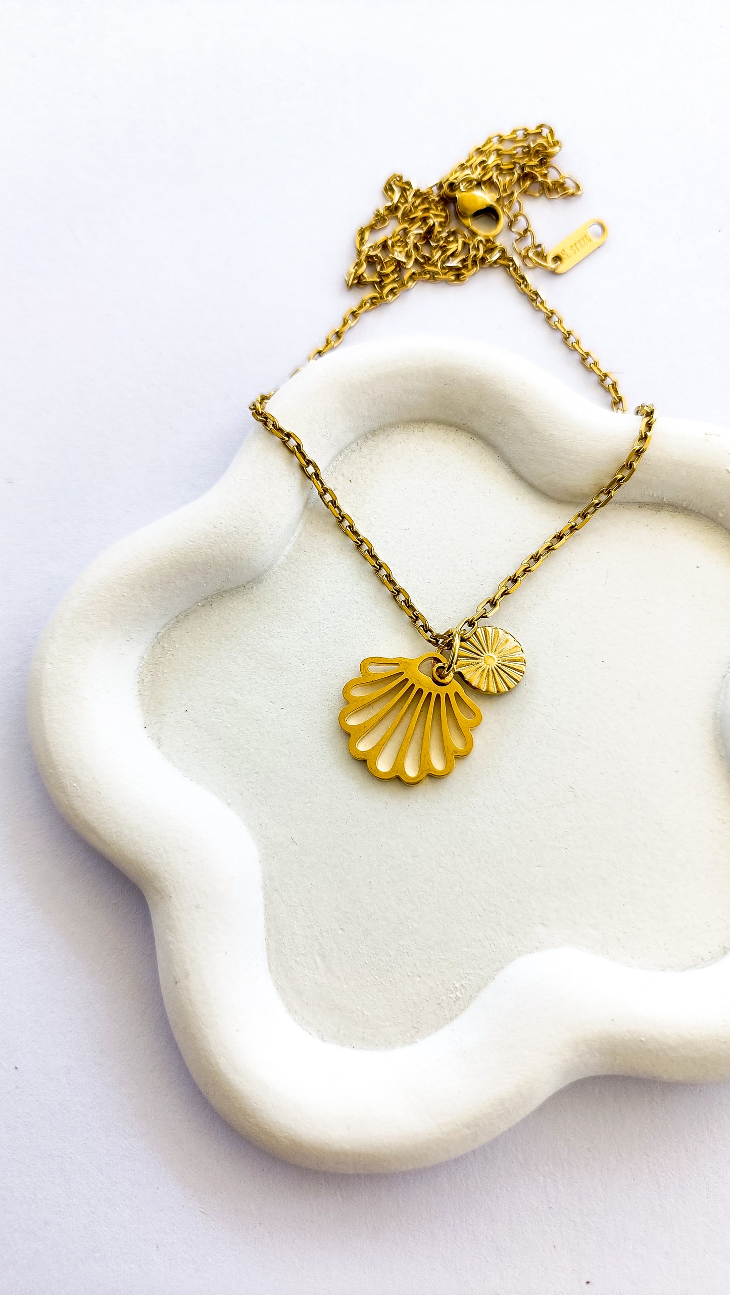 Sea Shell Minimalistic Necklace