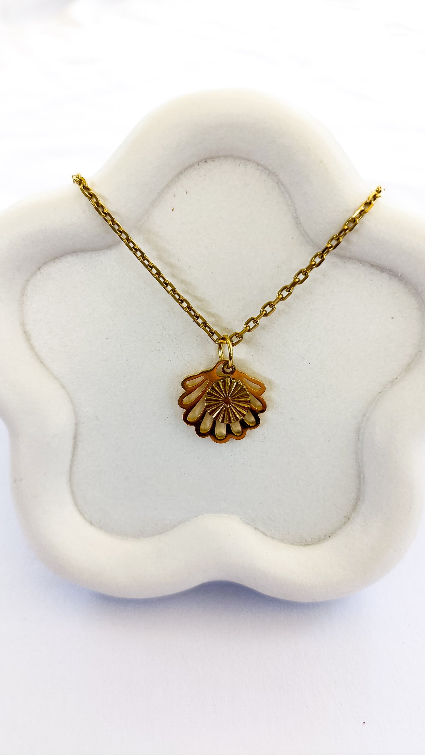 Sea Shell Minimalistic Necklace